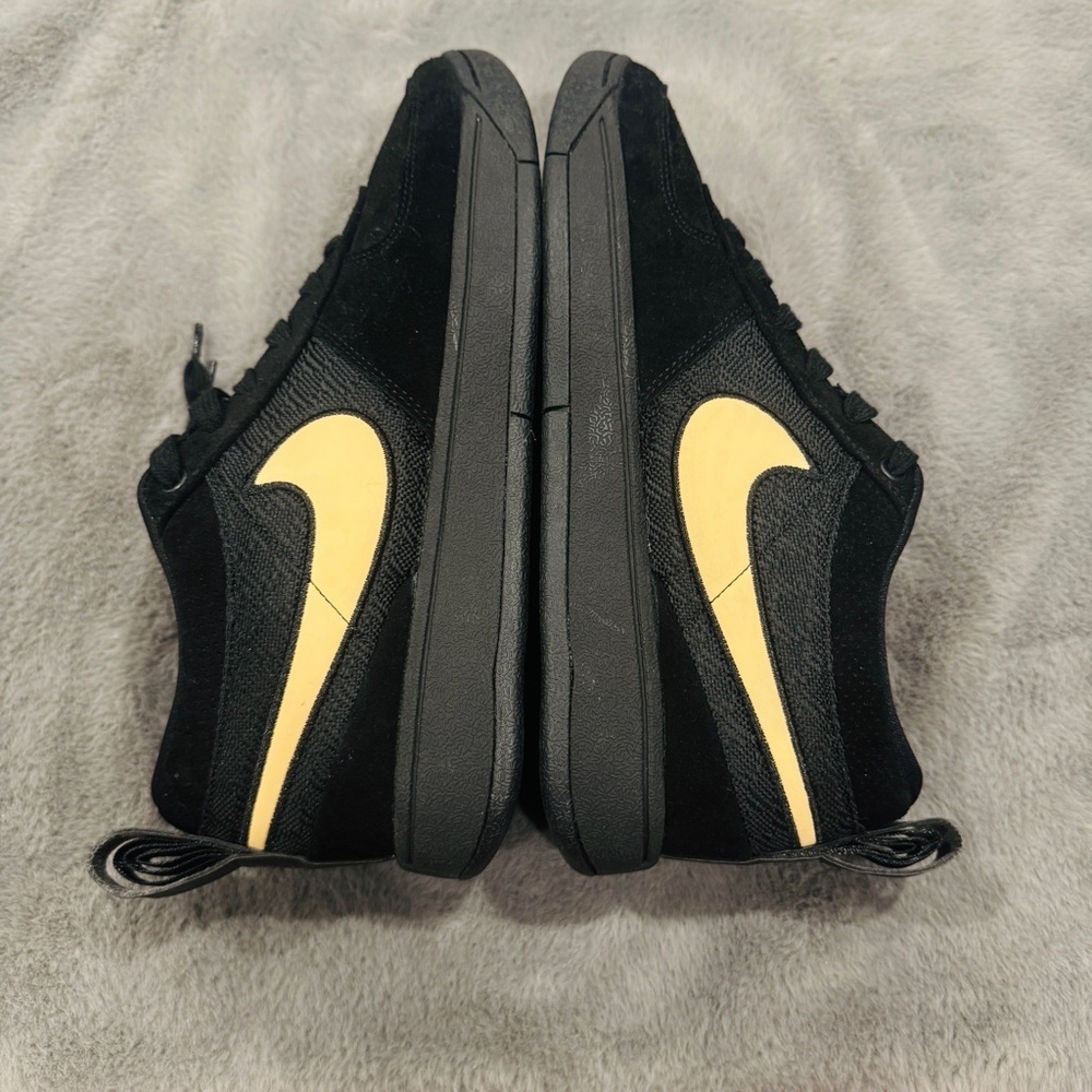 Nike devin booker 1s size 11